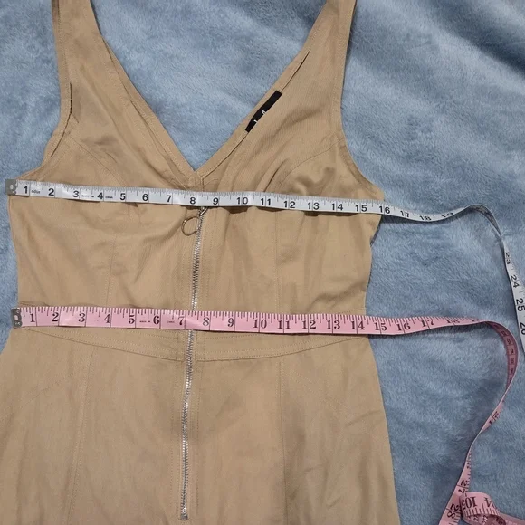 Lulu's Front Zip Sleeveless Wide-leg Tan Jumpsuit Size Medium - Picture 5 of 8